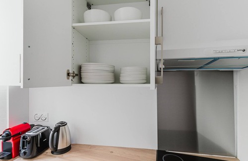 Val-de-Grace Apartment | Blueground | Miromesnil, nr shops & green space