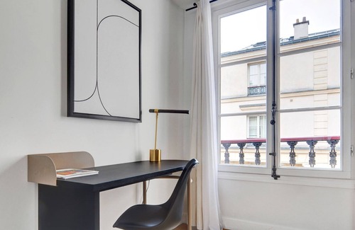 Quartier du Mail Apartment | Blueground | Montorgueil, nr restaurants & train