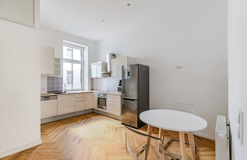 Schottenfeld Apartment | Blueground | Neubau, washer/dryer, nr Museumsquartier