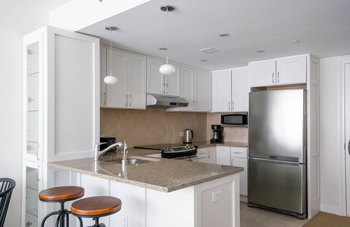 Penn Quarter Apartment | Blueground | Penn Quarter, pool & w/d, nr museums