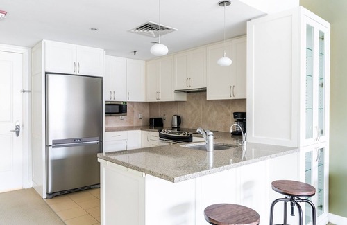 Penn Quarter Apartment | Blueground | Penn Quarter, pool & AC, nr museums