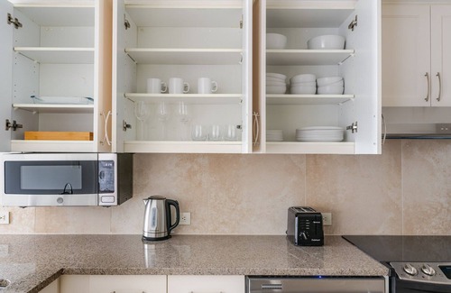 Penn Quarter Apartment | Blueground | Penn Quarter, pool & w/d, nr museums