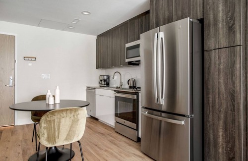 Pentagon City Apartment | Blueground | Pentagon City, rooftop, nr Pentagon