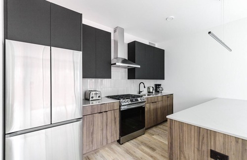 Streeterville Apartment | Blueground | River North, balcony & pool, nr Pier