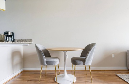 Shaw Apartment | Blueground | Shaw, washer, nr Howard Theatre