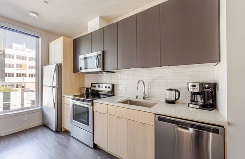 South Lake Union Apartment | Blueground | South Lake Union, garden, nr Lake Union Park