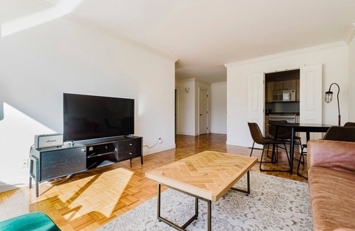 Fenway–Kenmore Apartment | Blueground | Symphony, gym & w/d, nr hall