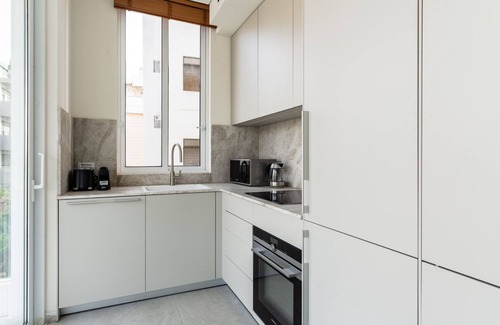 Old North Apartment | Blueground | Tel Aviv Port, High End , Balcony (TLV-75)