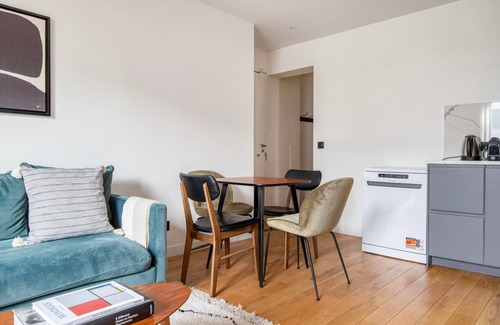 Quartier de la Plaine-de-Monceaux Apartment | Blueground | Ternes, furnished & equipped