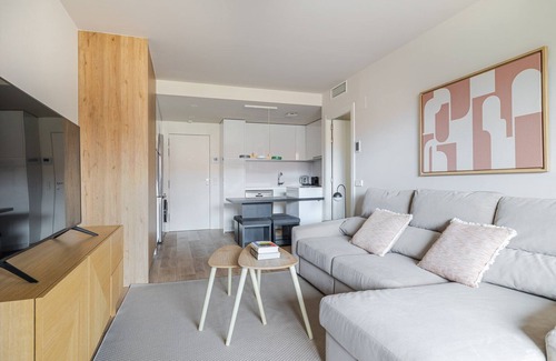 Tetuan Apartment | Blueground | Valdeacederas, rooftop, nr Plaza de Castilla