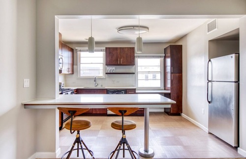 Venice Apartment | Blueground | Venice, pool, nr Venice Beach