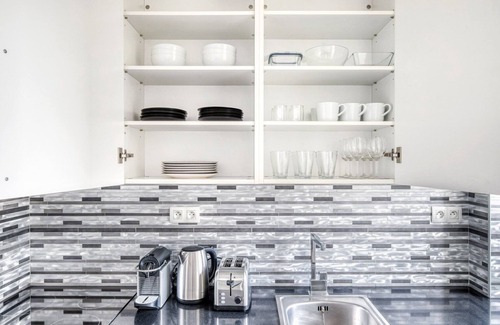 L'Europe Apartment | Blueground | Villiers, furnished, shops