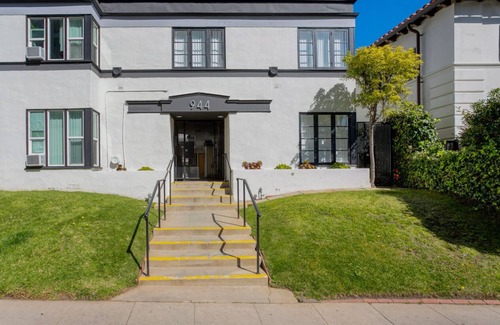 Westwood Apartment | Blueground | Westwood studio apartment