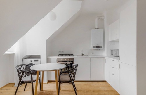 Wieden Apartment | Blueground | Wieden, washer/dryer, nr Belvedere