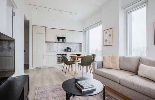 Williamsburg Apartment | Blueground | Williamsburg, gym & w/d, nr bridge