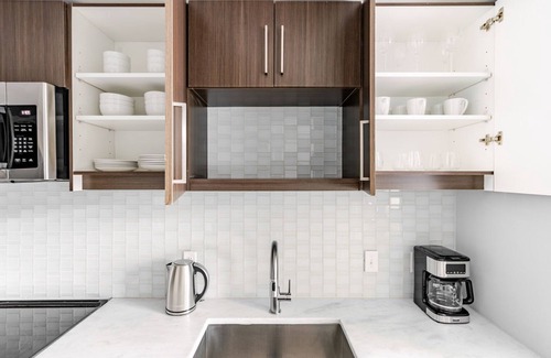 Woodmont Triangle Apartment | Blueground | Woodmont, pool & gym, nr Bethesda Row