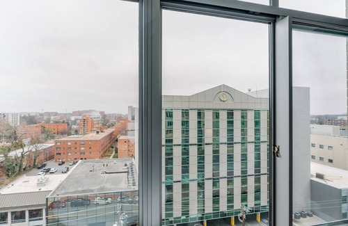 Woodmont Triangle Apartment | Blueground | Woodmont, pool & gym, nr Bethesda Row