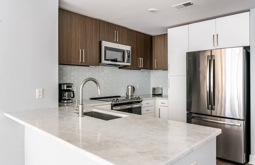 Woodmont Triangle Apartment | Blueground | Woodmont, pool & gym, nr Bethesda Row