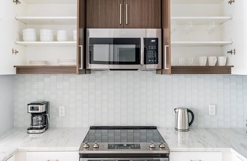 Woodmont Triangle Apartment | Blueground | Woodmont, pool & gym, nr Bethesda Row
