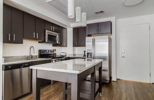 Woodmont Triangle Apartment | Blueground | Woodmont Triangle, pool, nr Bethesda