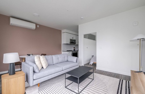 Yesler Terrace Apartment | Blueground | Yesler Terrace & elevator, nr park