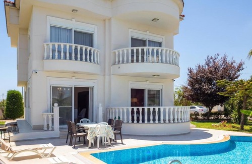 Kadriye Villa | BlueHomes 4 Bedroom Private Pool Villas S