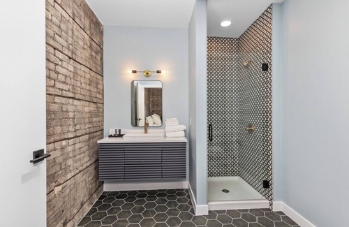 Grand Rapids Hotel | BlueJay Hotel