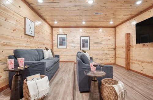 Gatlinburg - Pigeon Forge House | Bluestem by AvantStay Incredible Views w Large Balcony Indoor Pool