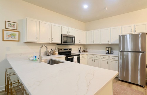 Oxford Condo | "Bluff Bliss" 1 mi Scenic Walk to OM! Renovated!