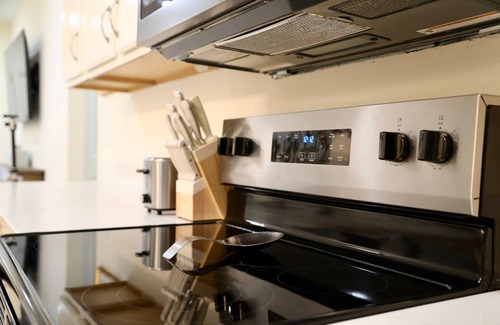 Oxford Condo | "Bluff Bliss" 1 mi Scenic Walk to OM! Renovated!