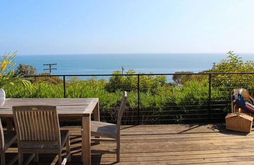 Western Malibu House | Bluff by AvantStay Gorgeous Malibu Getaway w/ Hot Tub & Spectacular Ocean Views