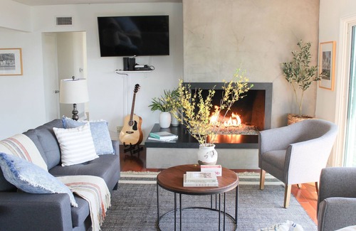 Western Malibu House | Bluff by AvantStay | Gorgeous Malibu Getaway w/Hot Tub & Spectacular Ocean Views