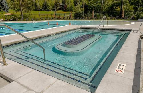 Elkhorn Village Apartment | Bluff Condo 4033