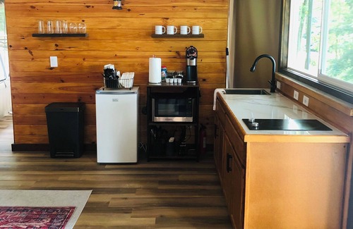 Morrison RV Rental | Bluff side retreat: luxury tent w/spa tub & breathtaking view near savage gulf
