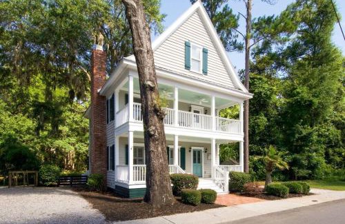 Olde Town House | Bluffton Breeze-3BR Heart of Old Town Village Home