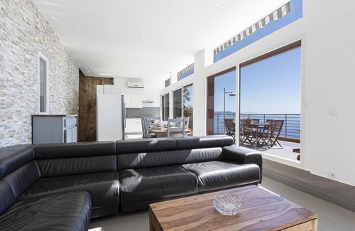 Theoule-Superieur Villa | BNB RENTING Breathtaking luxurious villa with sea-view in Théoule sur Mer