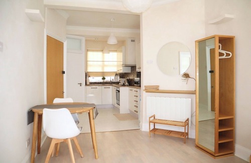 Holborn and Covent Garden Apartment | BnBNook - Bright 1BR Close to Holborn and London Eye