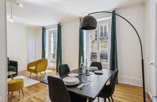 Passy Apartment | BnBNova - 1BR - Eiffel Tower & Trocadero