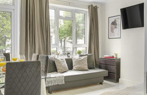 Paddington Apartment | BnBNova - Paddington - 3BR with Balcony