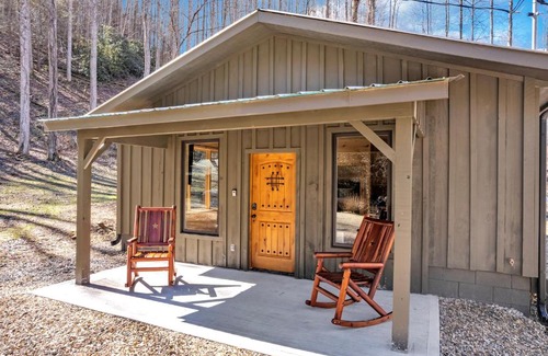 Cosby House | Bo's Carriage House - private 36-acre resort with 6 homes amazing waterfall
