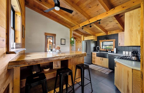 Bouckville House | Bo's Hideaway: Waterfront Retreat near Colgate University!