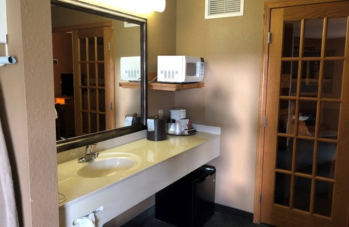 Fayette Hotel | Boarders Inn & Suites by Cobblestone Hotels - Fayette