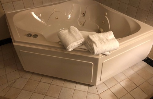 Fayette Hotel | Boarders Inn & Suites by Cobblestone Hotels - Fayette