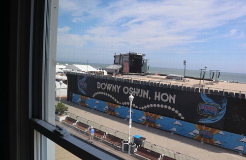 Ocean City Apartment | Boardwalk Bliss – Oceanfront Escape