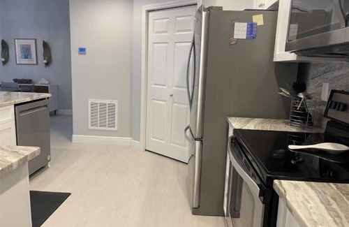 Tropical Cove Condo | Boardwalk Bungalow at Lexington CC Lake Village