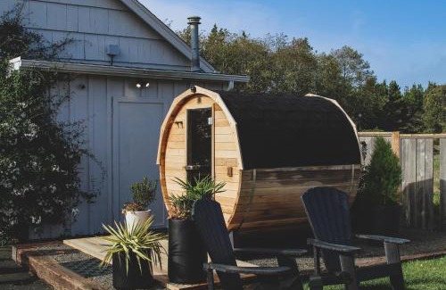 Long Beach Hotel | Boardwalk Cottages