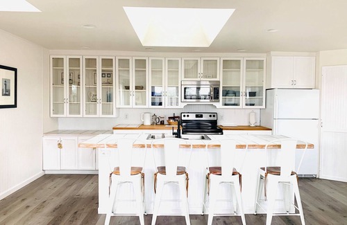 Long Beach Hotel | Boardwalk Cottages