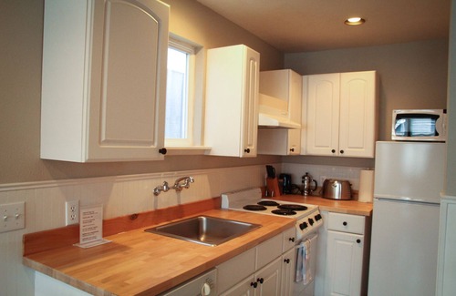 Long Beach Hotel | Boardwalk Cottages