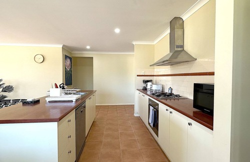 Point Cook Villa | Boardwalk House by GoodLive