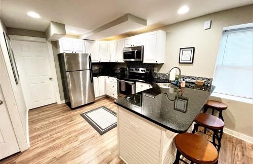 Wilmington Apartment | Boardwalk- large modern unit with King bed fast WIFI free coffee and easy parking